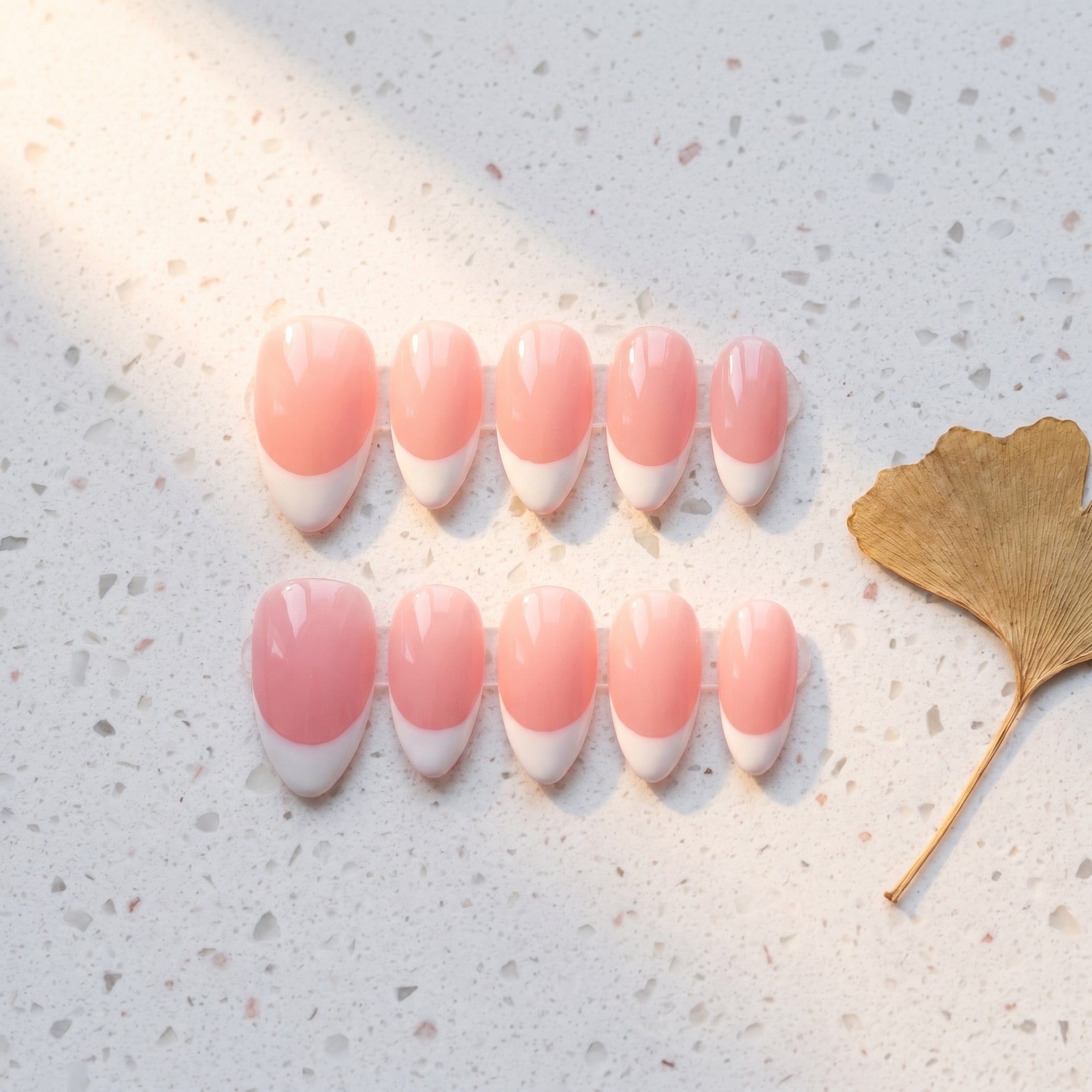 STRAWBERRY MILK FRENCH
