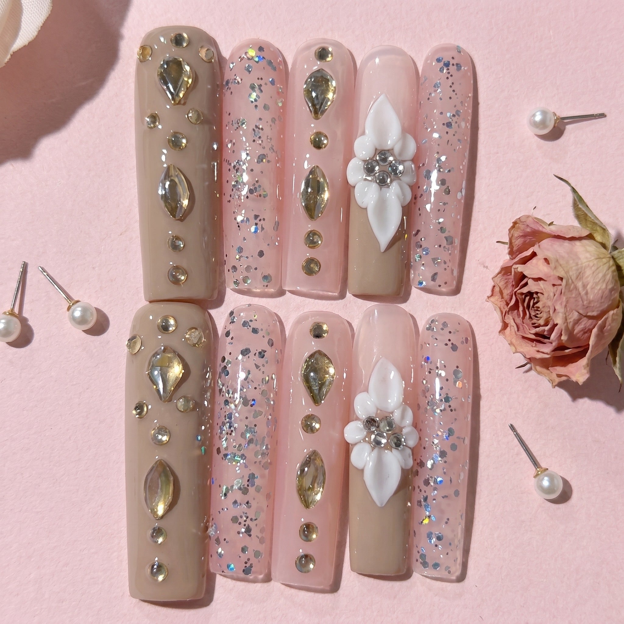 CHAMPAGNE PETALS